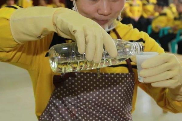 1比200消毒液配比方法