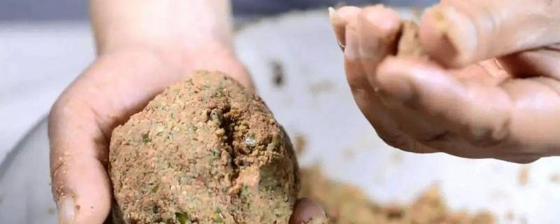 钓草鱼用什么打窝好