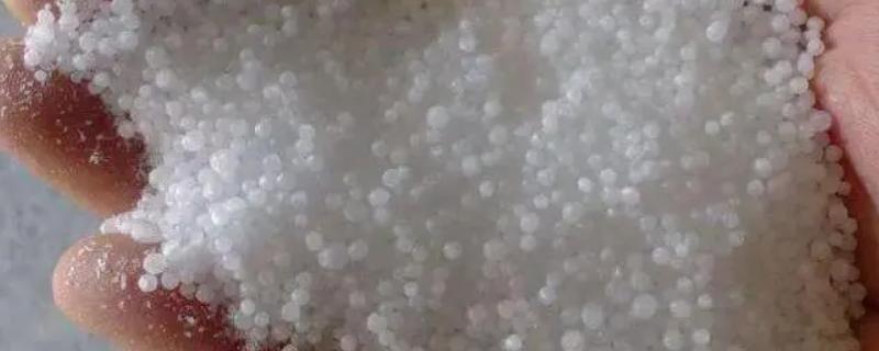 种菜用尿素还是复合肥