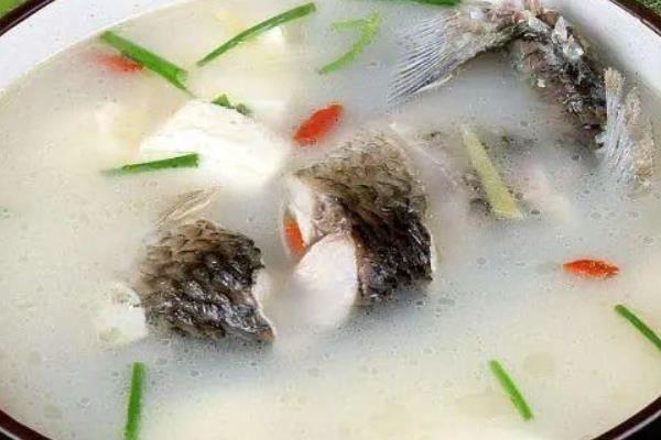 茭白里面有黑色的小点能吃吗