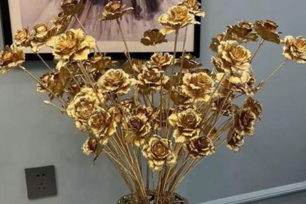 金玫瑰代表什么意思
