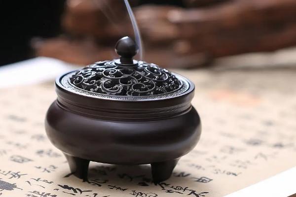 观音菩萨供桌上摆放什么最好