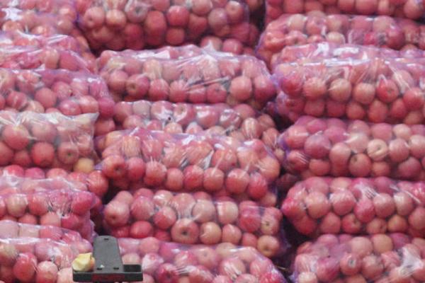 苹果贮藏方法，经过分级包装后可放入冷库中保存