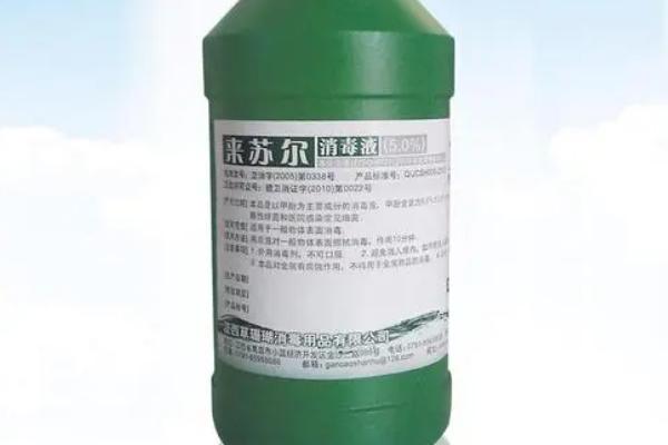 养鹅用什么消毒，过氧乙酸可有效杀灭病菌
