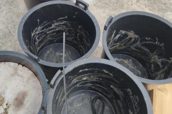 蜂蜡加什么药具有诱蜂效果，添加蜂王信息素可吸引工蜂