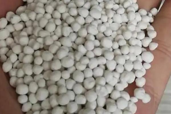 正确选用复合肥的方法，肥料类型取决于施肥方式