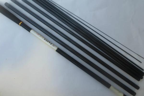 玻璃钢鱼竿还是碳素鱼竿比较好，二者均具有不同的优点
