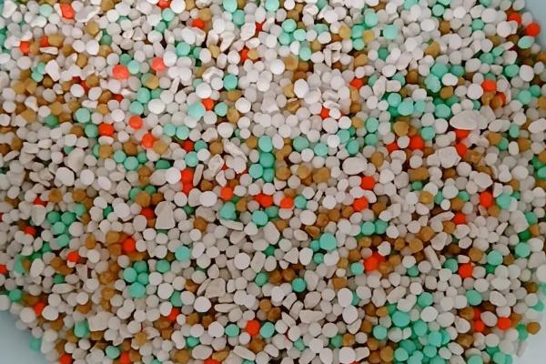 混配肥料要注意什么，混施原则为吸湿性与结块性越小越好