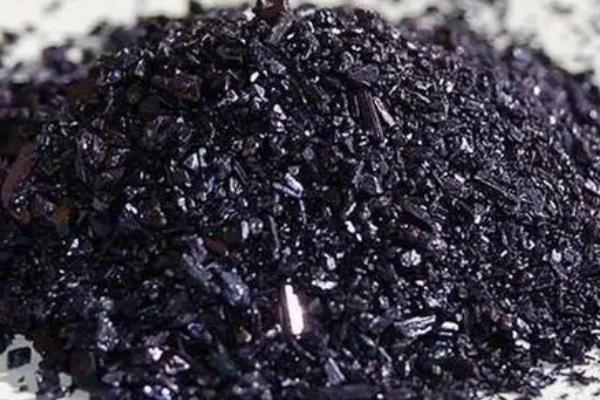 养鹦鹉鱼必备药物，一般要准备痢特灵、土霉素等常用药