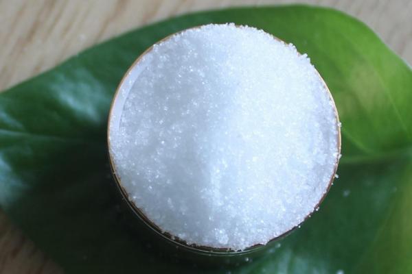 100克饵料放多少甜菜碱，通常只需放0.5克