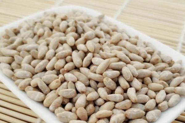 高产棉花种子怎么挑选，瘪籽和光籽要注意剔除