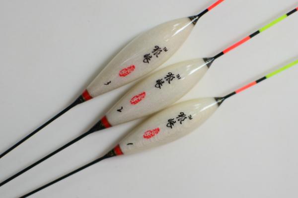 浮漂上面有没有字母和数字，主要取决于商家有没有标注