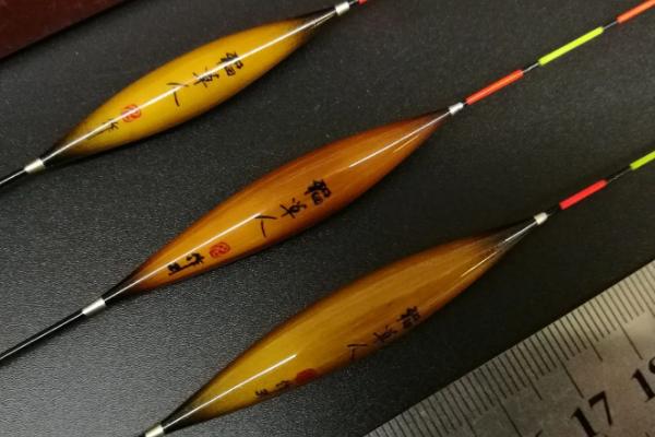 浮漂上面有没有字母和数字，主要取决于商家有没有标注