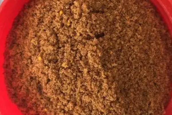 高温天气钓鱼用什么饵料,使用素饵更加合适