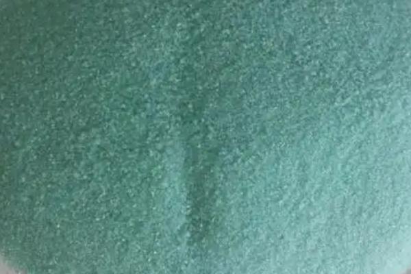 铁肥怎么使用,可集中施于树冠下