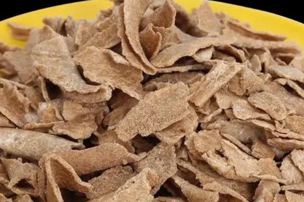 在河里钓鱼是否要打窝,可直接垂钓但打窝效果会更好