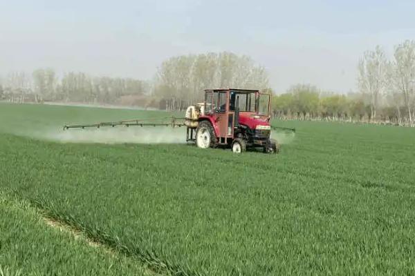 吡唑醚菌酯怎么使用,可根据使用对象兑水喷雾