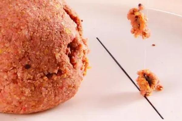 野钓大鲫鱼的饵料能不能自制,可以用玉米粒、黄豆面进行制做