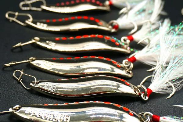 路亚亮片适合用哪种颜色,金色和银色的使用频率最高