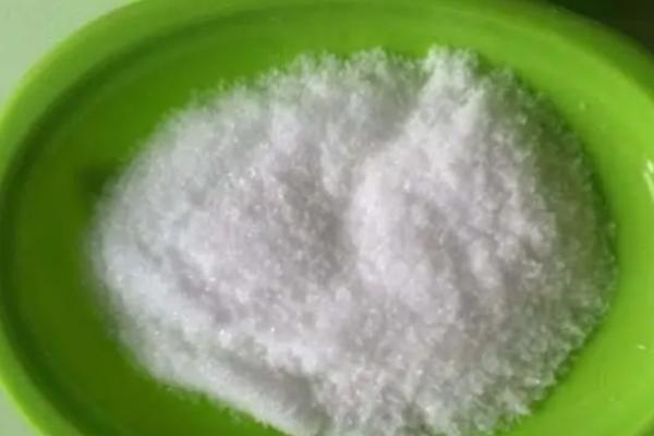 磷酸二氢钾对花卉的作用,可让茎杆变得更粗壮、提高植株抗逆能力