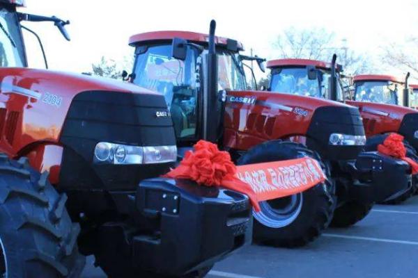 农机车油门使用要点,启动前禁止反复踩油门