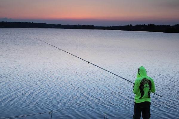 水库涨水好钓鱼吗,要采取正确方式