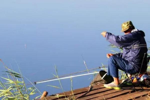 冬天怎么钓鲈鱼,一般在太阳出来后开始垂钓