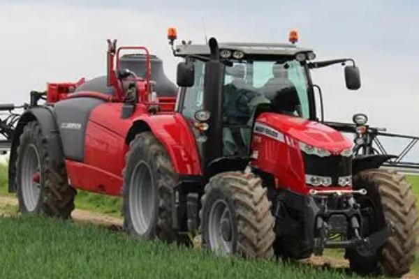 初春使用农机要注意什么,晚上要排出冷却水、以防机体被冻裂