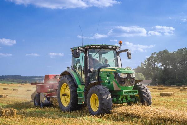 如何清理农机具上的油污,巧用黄泥去油污