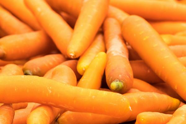 胡萝卜能放冰箱吗,可以放在冰箱冷藏室