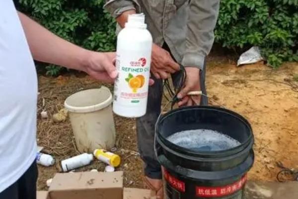 粉剂农药的稀释方法，填充料需反复添加再拌匀