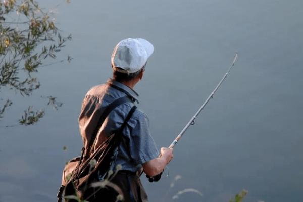 冬季能用海竿钓鲢鳙吗，可以使用但要钓深