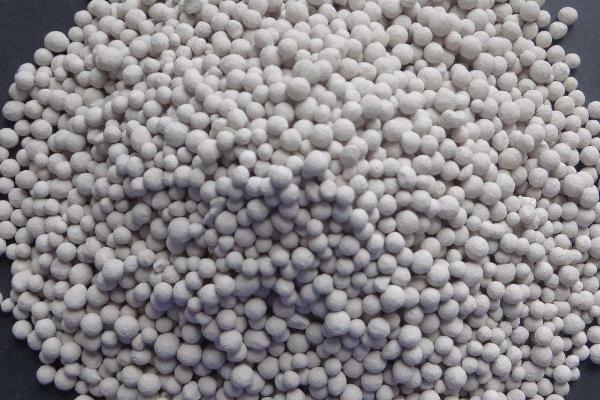 肥料类型划分,按原料的来源可分为有机肥和无机肥