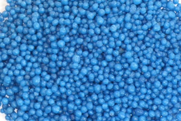 观叶植物的施肥方法,将肥料溶解后可用喷雾装置进行喷施