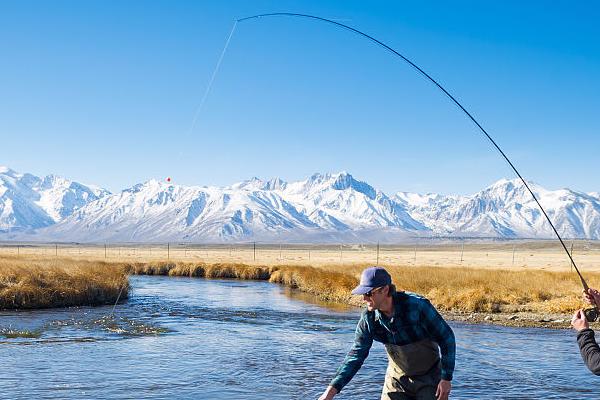 东北风能钓鱼吗,秋季刮东北风时垂钓效果好