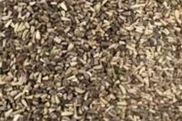 如何收获牧草种子,先将牧草割倒、晾晒一段时间后再捡拾脱粒