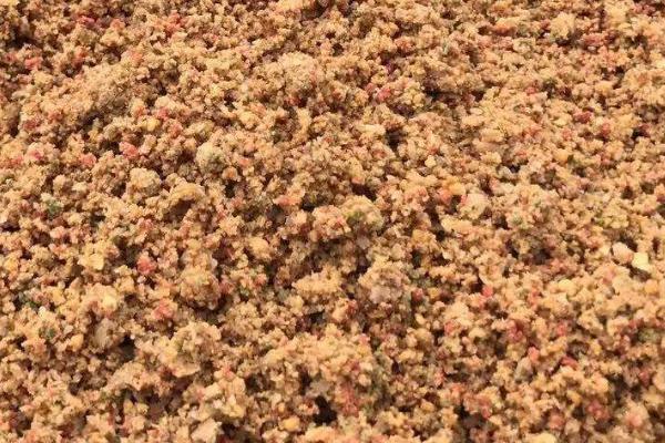 大鲫鱼喜欢的饵料味型,对于清淡的素饵更感兴趣