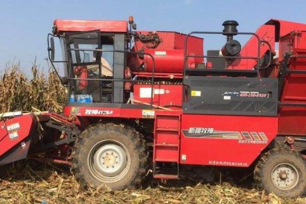 如何使用玉米收获机,达到额定转速时才能开始进行收获作业