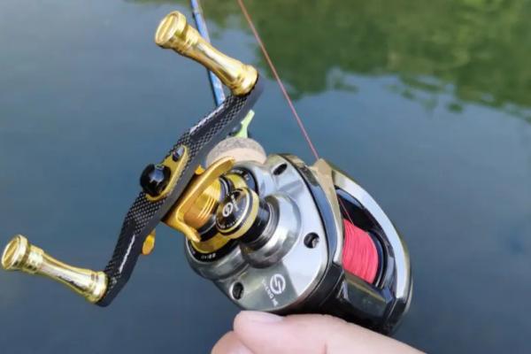 怎么调路亚水滴轮才能防止炸线，主轴螺丝要调节到假饵能够顺利下落