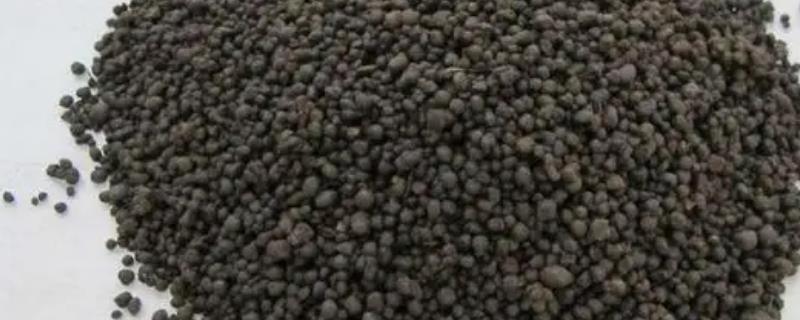 使用复合微生物肥料要注意什么