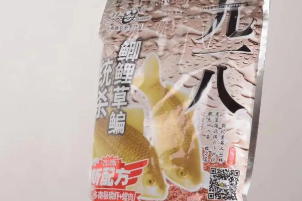 冬钓鲤鱼适合用什么饵料,可使用蚯蚓等带有腥味的饵料