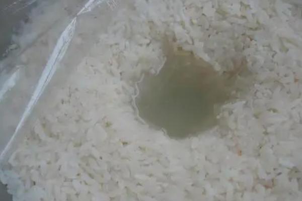 用菜籽饼打窝适合钓什么鱼,适合垂钓草鱼、鳊鱼、鲤鱼等鱼种