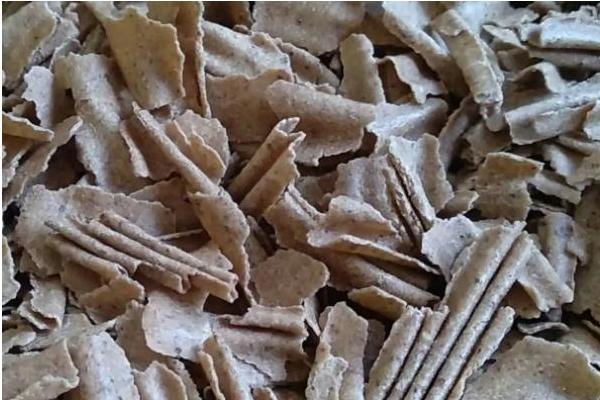 花生麸能否直接埋土使用,不能直接埋土使用、否则容易烧根