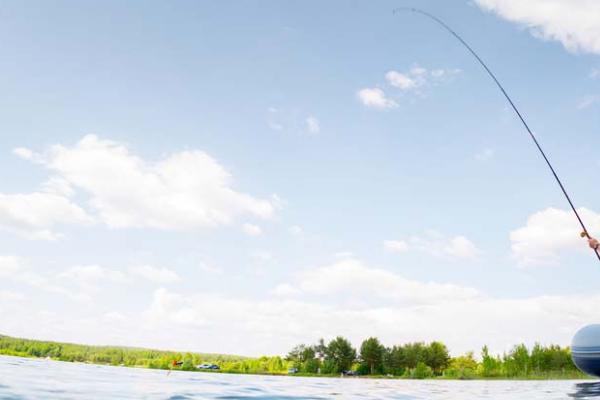 海钓鲈鱼要钓多深,10-40米的水层为适钓区域