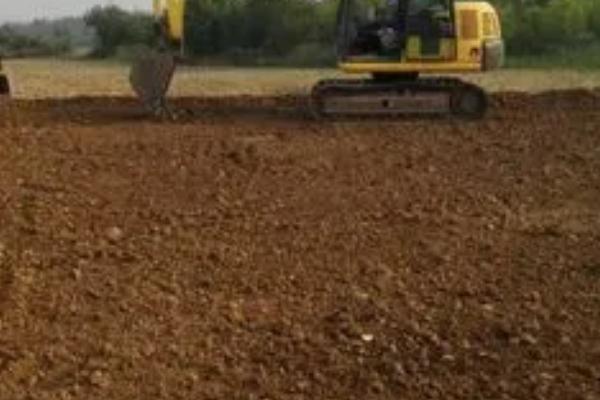 花生怎么种植，深翻土壤、施肥起垄后再播种