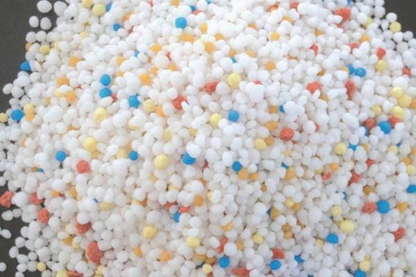 使用玉米缓控释肥存在哪些问题，释放类型单一、掺混比例不合理