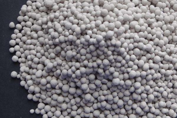 肥料的种类，根据作物的实际情况选择