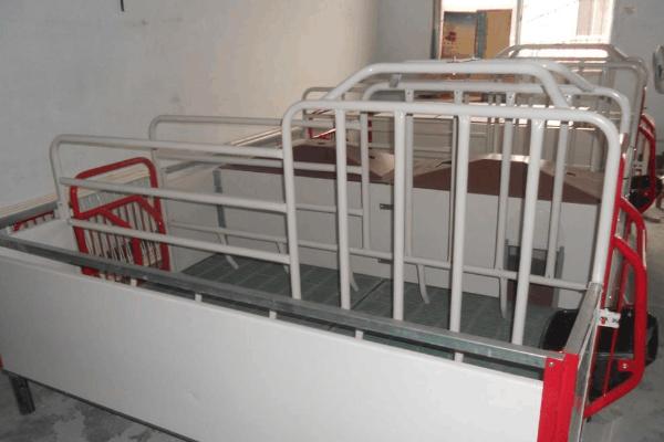 猪产床的尺寸大小，长度为2.1米、宽度为3.6米