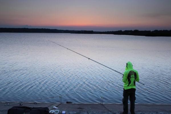 晚上能钓鲮鱼吗,晚上可以钓鲮鱼且效果较好
