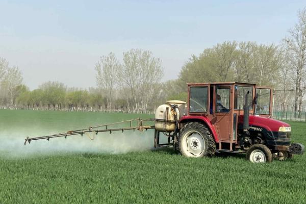 脱落酸的作用，可促进作物开花、加速浮萍的繁殖